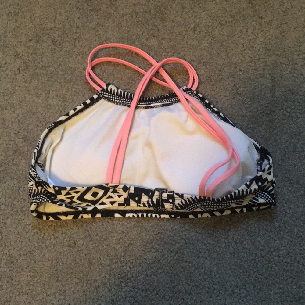 Patterned Bikini Top - Picture 2 of 2